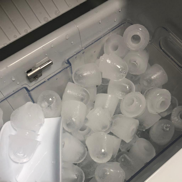 ugur-ubm-20-buz-makinesi-13368_2-1 ugur-ubm-20-buz-makinesi-13368_2-1